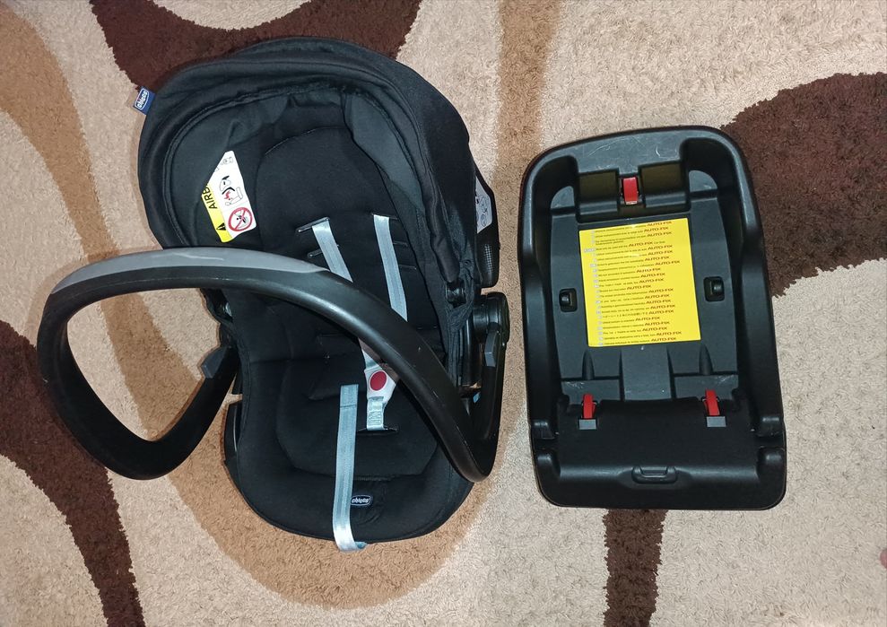 Автокрісло-переноска Chicco Auto-Fix Fast з базою Chicco Isofix Base