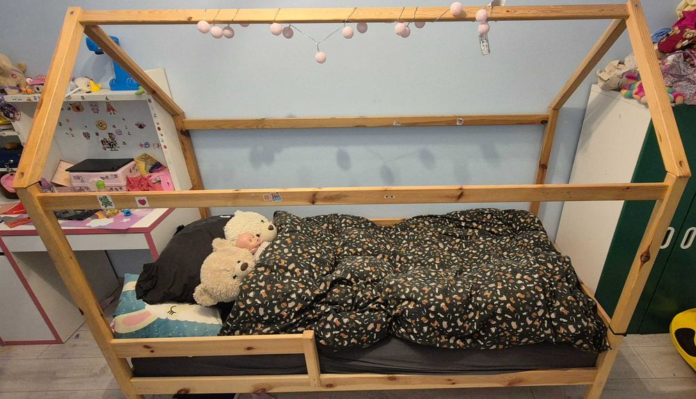 Sprzedam łóżko domek