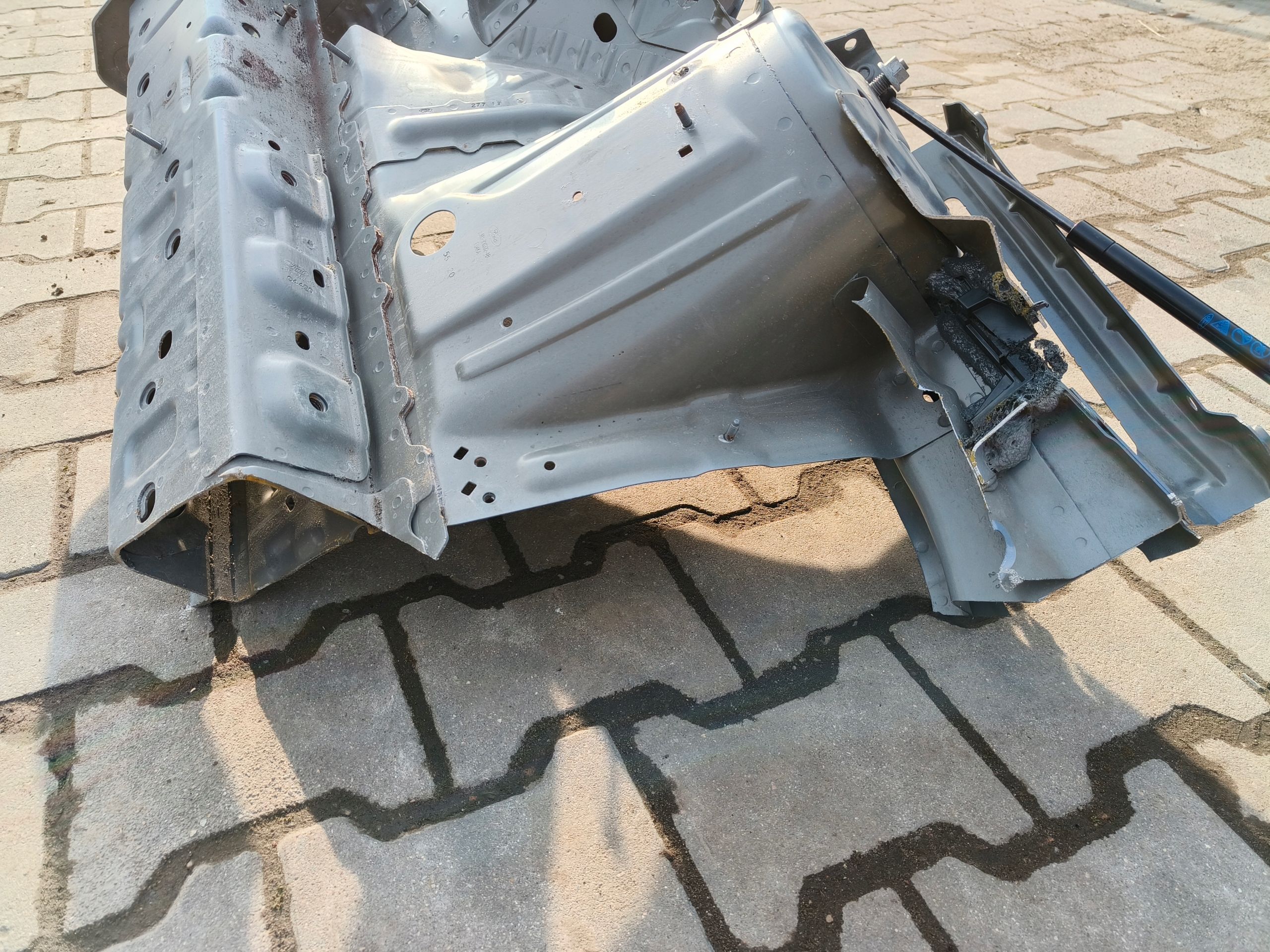 Ford Mustang mach e 2021  ćwiartka podłużnica przód Prawa Fartuch…