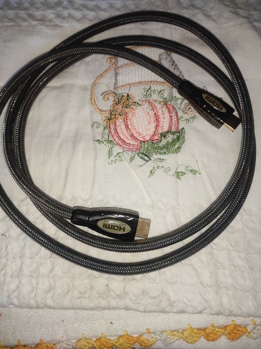 Cabos de HDMI , Capa de telemóvel, Bolas de Snoker.
