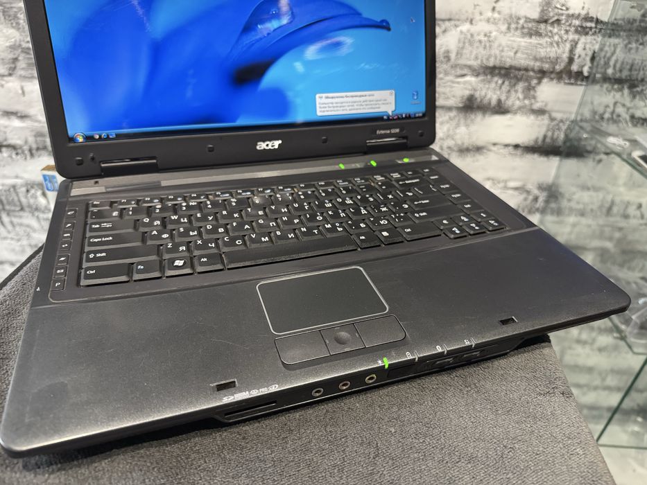 Ноутбук Acer /Intel Dual Core/ батаре 1,5 години тримае
