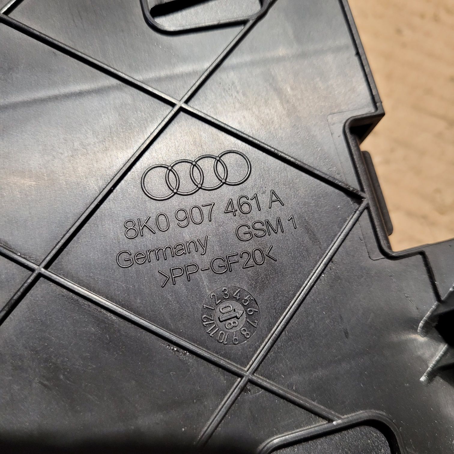 Moduł sterownik komfortu BCM stelaż modułu audi a4 b8 a5 2008r