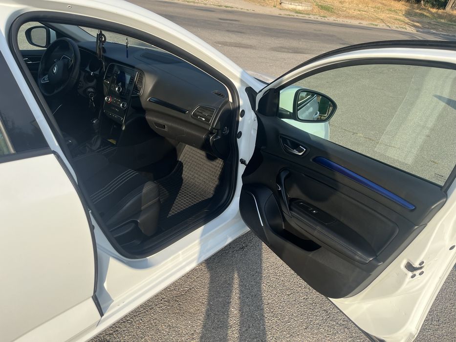 Renault Megan 4 1.5 до 30.11