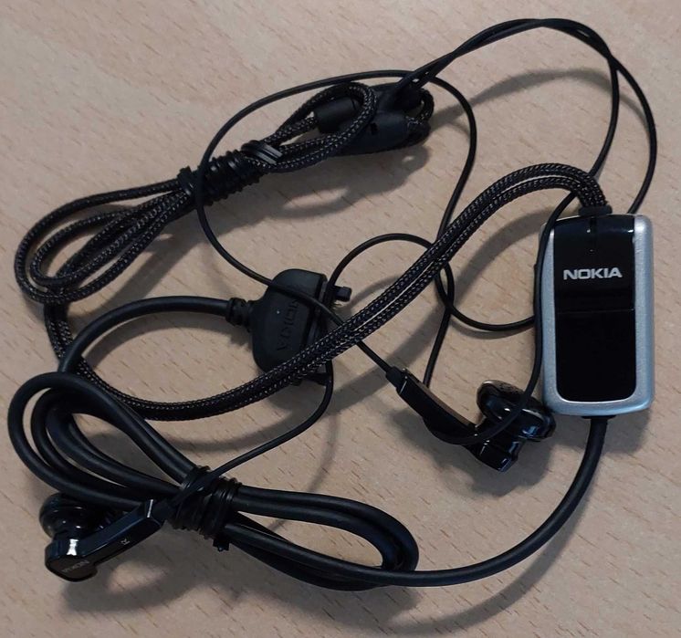 Nokia  6233 (só os artigos de comunicaçao e carregamento)