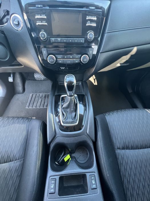 Продам Nissan Rogue