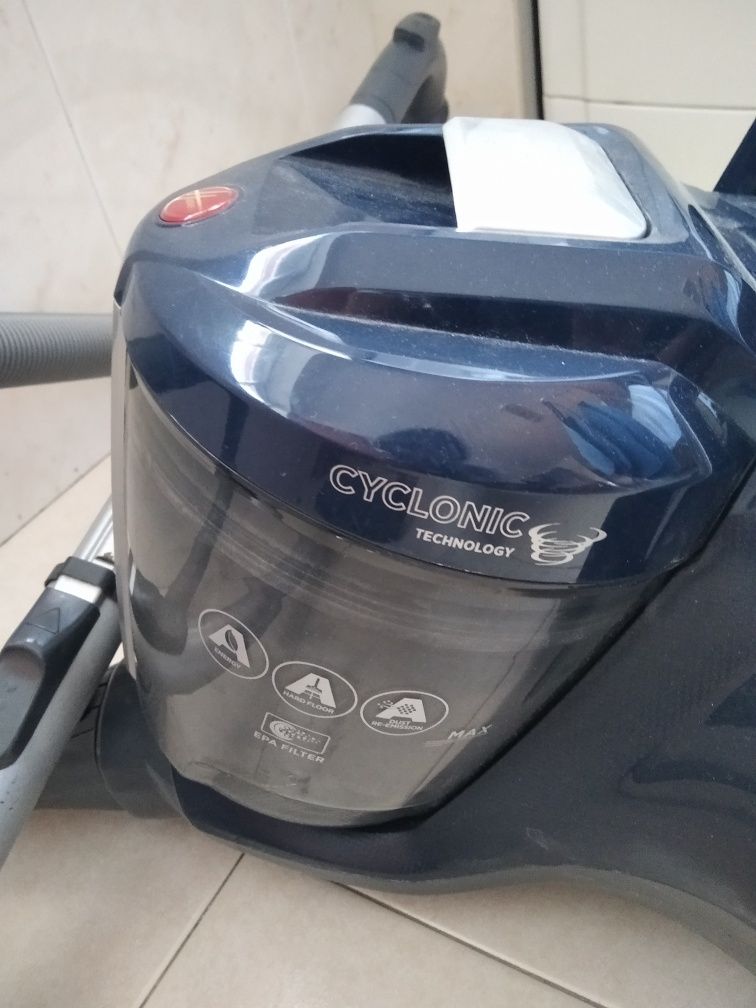 Aspirador Hoover sem saco + acessórios