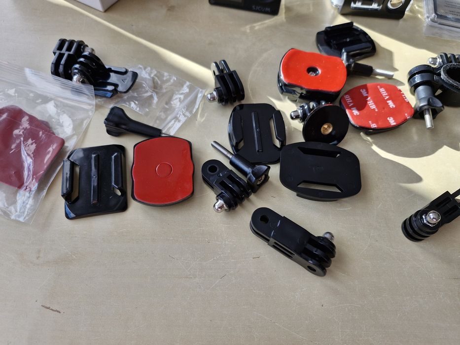 SJcam SJ8 pro 4k duży zestaw karta 64GB pilot szelki gopro