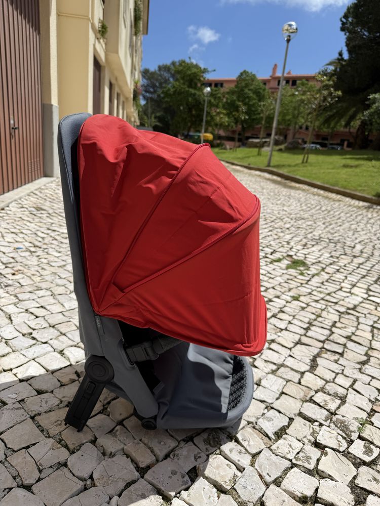 Carrinho modular Quinny Hubb Mono + banco plataforma Hubb madeira