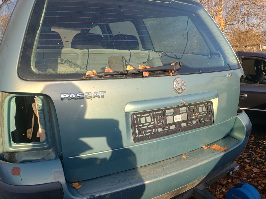 Tylna klapa LB6N kpl Passat B5 kombi