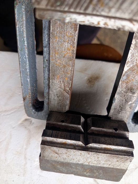 Тиски для сверлильного станка