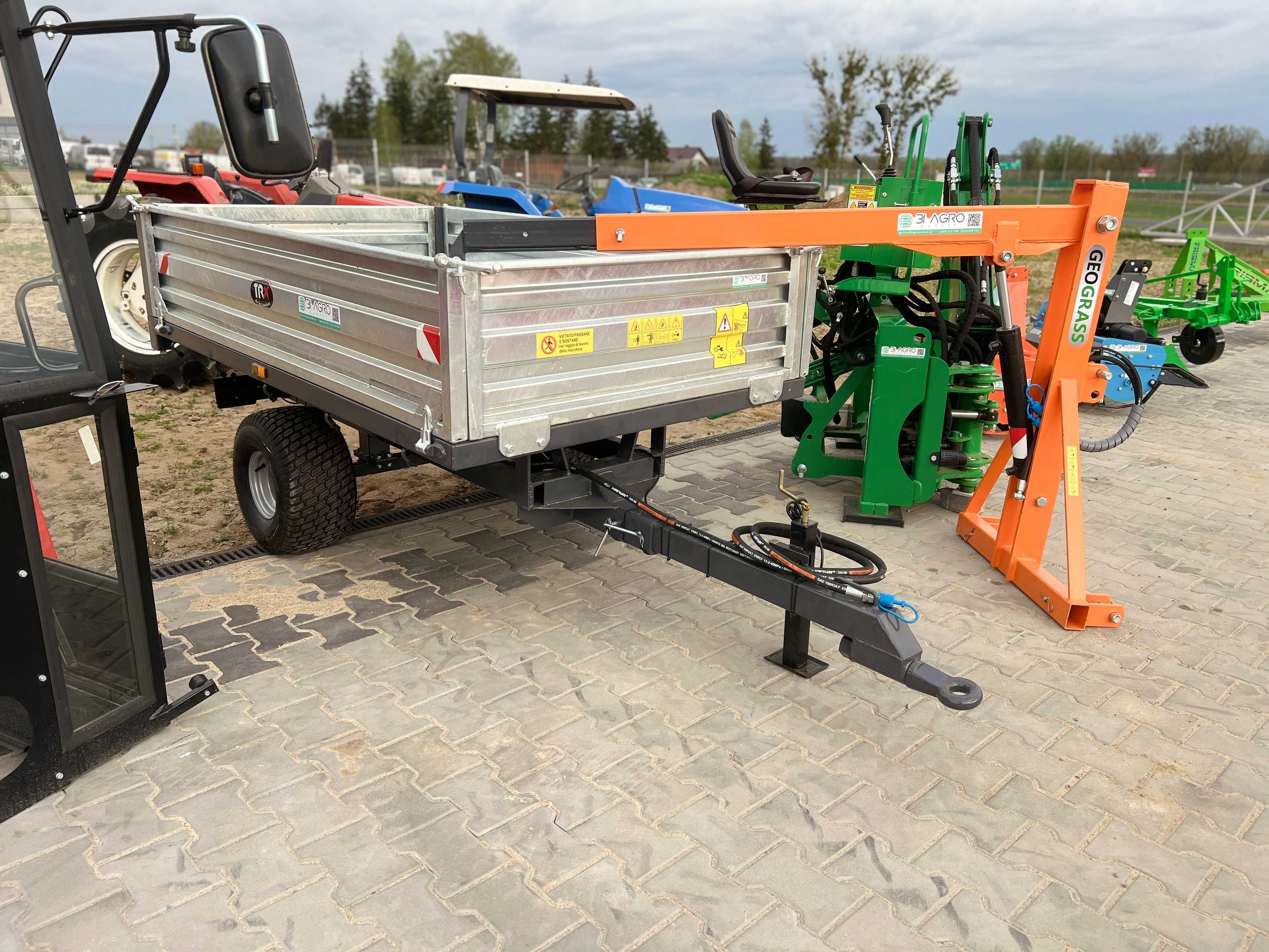 Przyczepka przyczepa 1.5t z kiprem mini traktor Kubota Iseki Yanmar