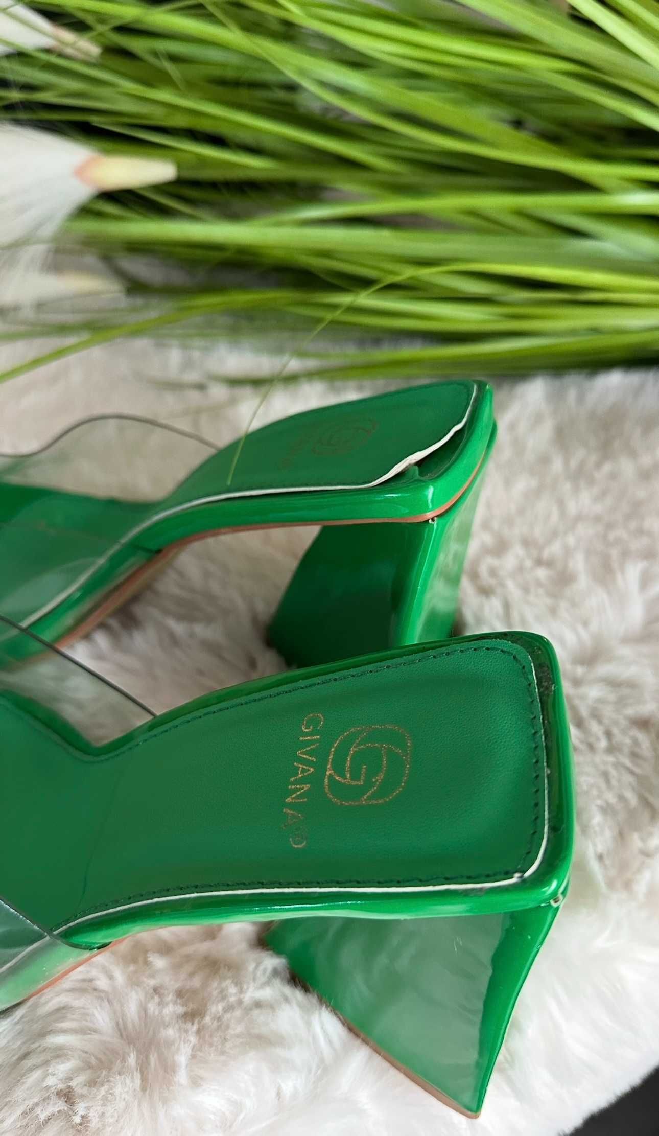 Klapki zielone jesień transparentne  wysokie obcas trójkąt Zalando