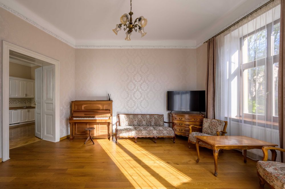 Оренда просторої 2к в історичному центрі.