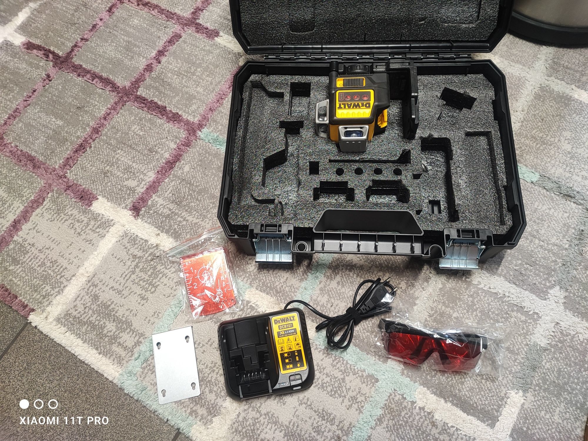 Laser DeWalt DCE098R czerwony oryginał!!! Nie zamiennik!!!