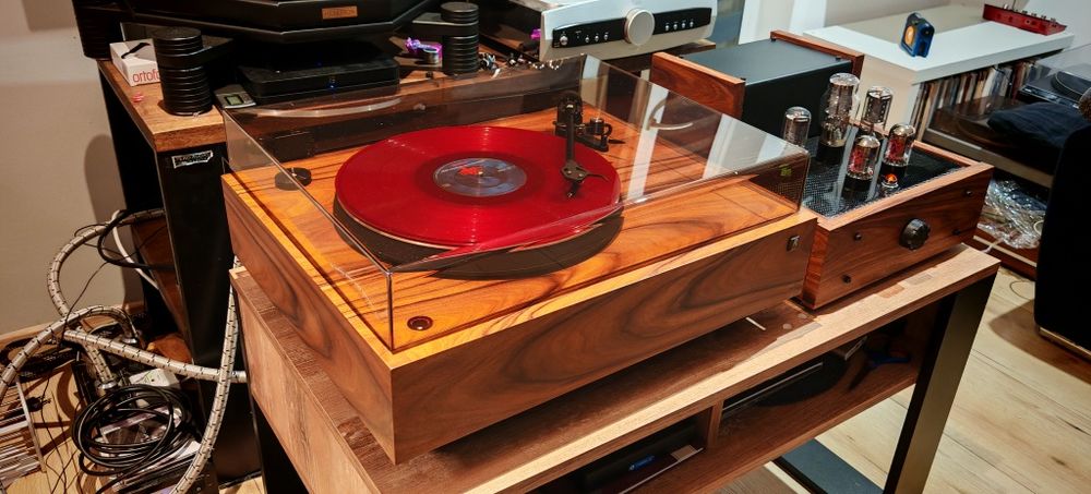 Acoustic research Gramofon