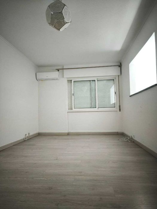 ApartamentoT3 rua Camilo Castelo Branco 3 Santo Antonio dos Cavaleiros