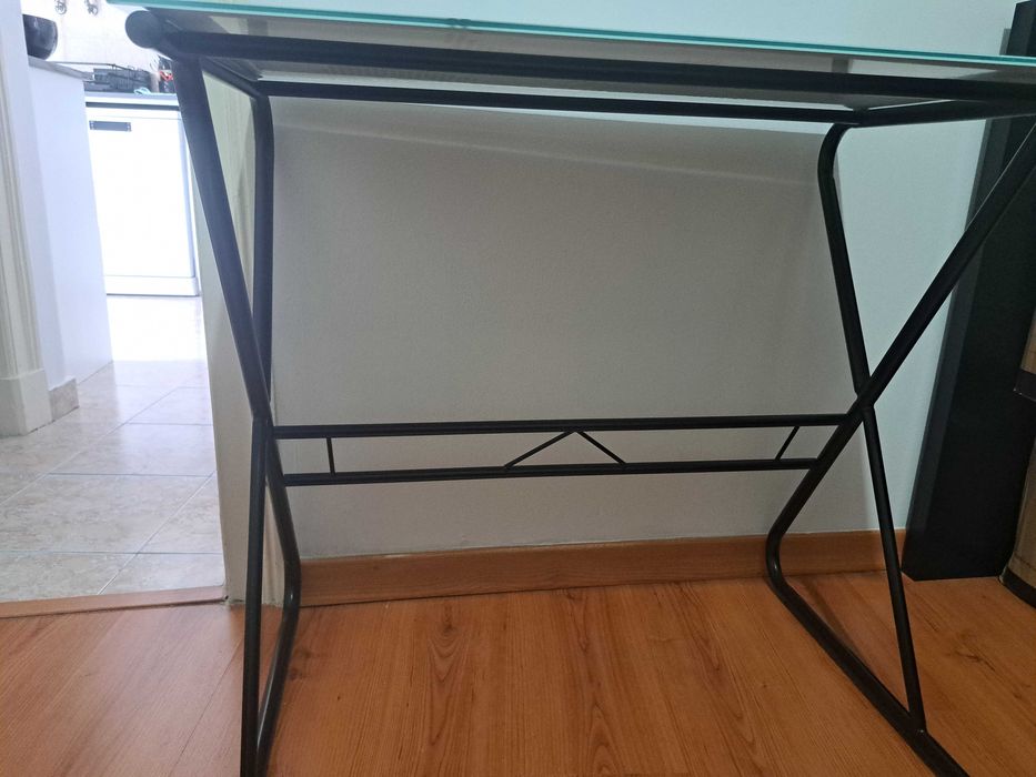 Mesa individual para trabalho ou estudo