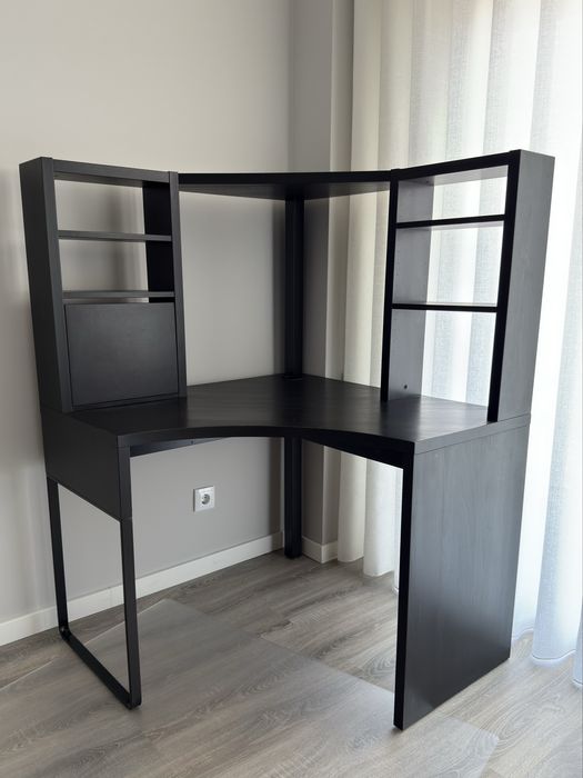 Secretária de canto (IKEA)