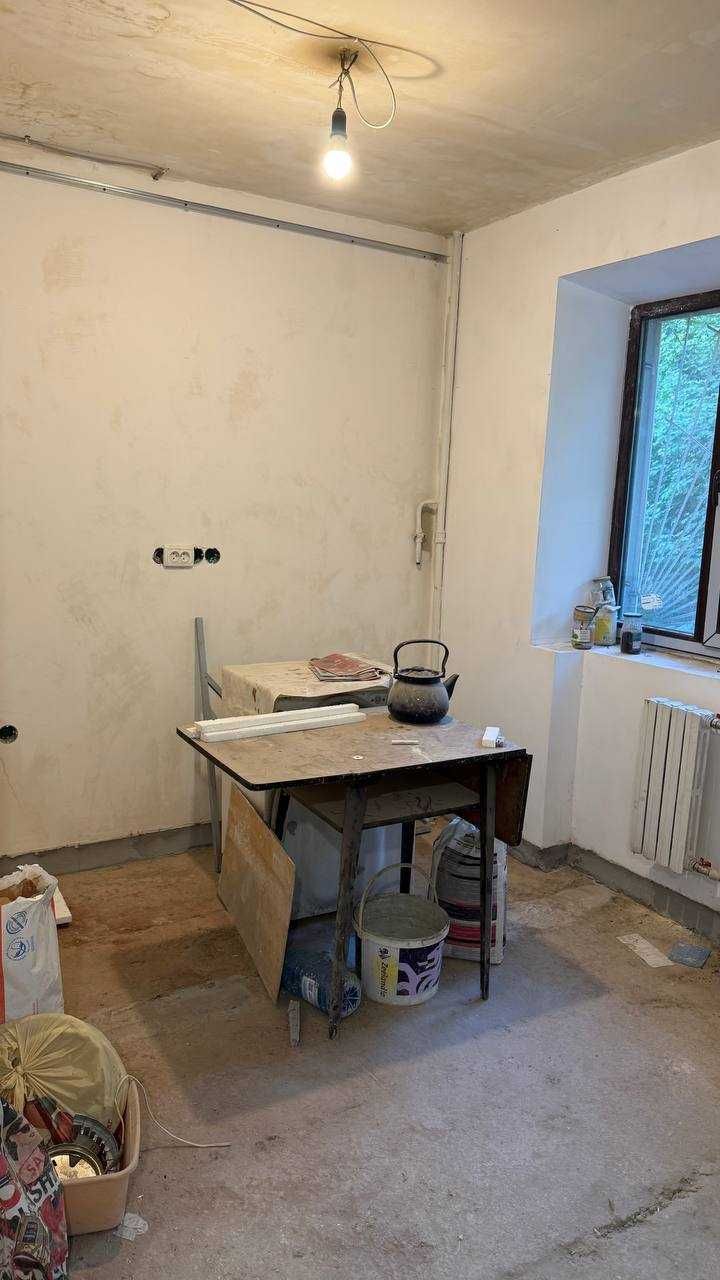 Продается 1-комнатная квартира с хорошим потенциалом на ул. Сегедской.