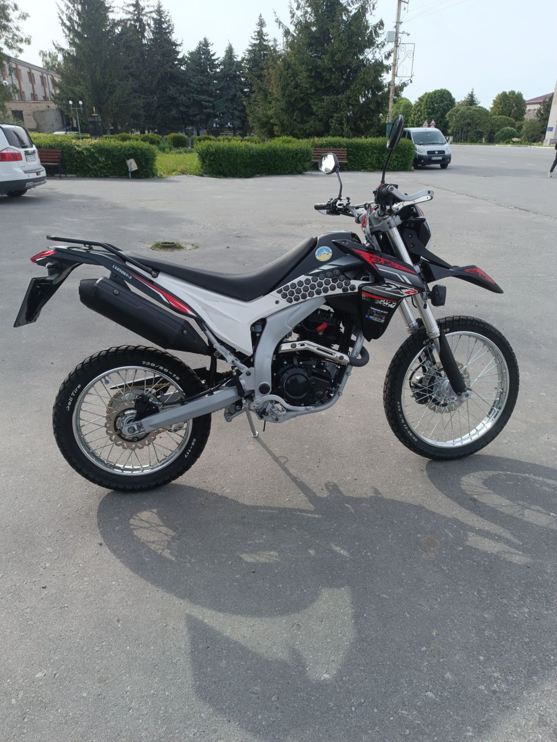 Продам мотоцикл Loncin lx250gy-3