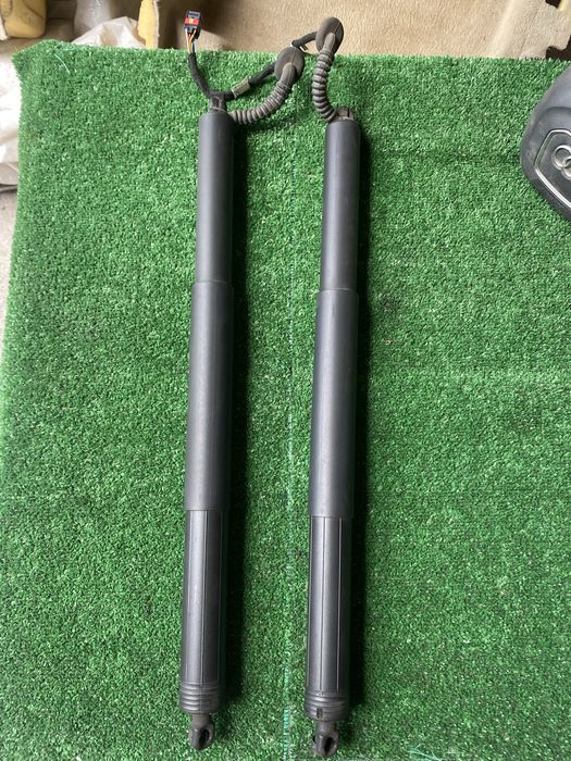 Audi q5 2023 Амортизатор двері багажника аморт кришки