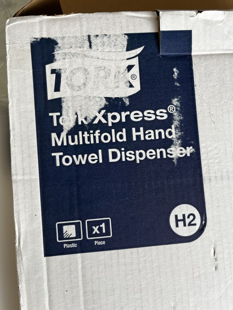 Dyspenser TORK ZZ podajnik reczników papierowych
