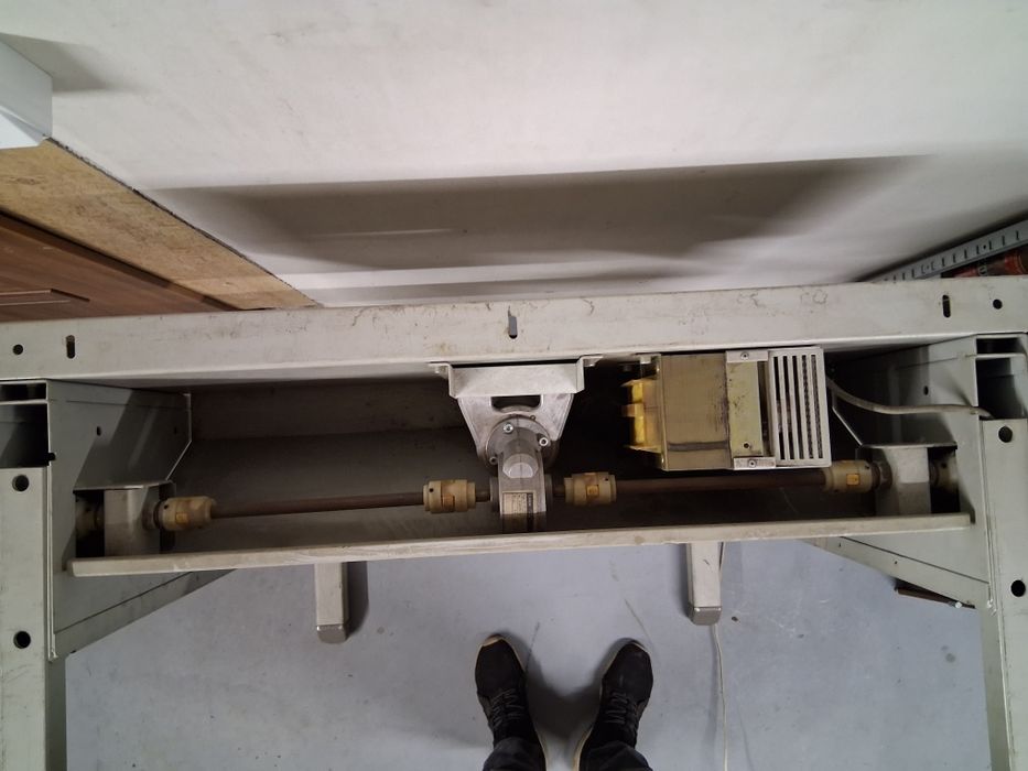 Stół przemysłowy  elektryczny  regulacja  wysokości