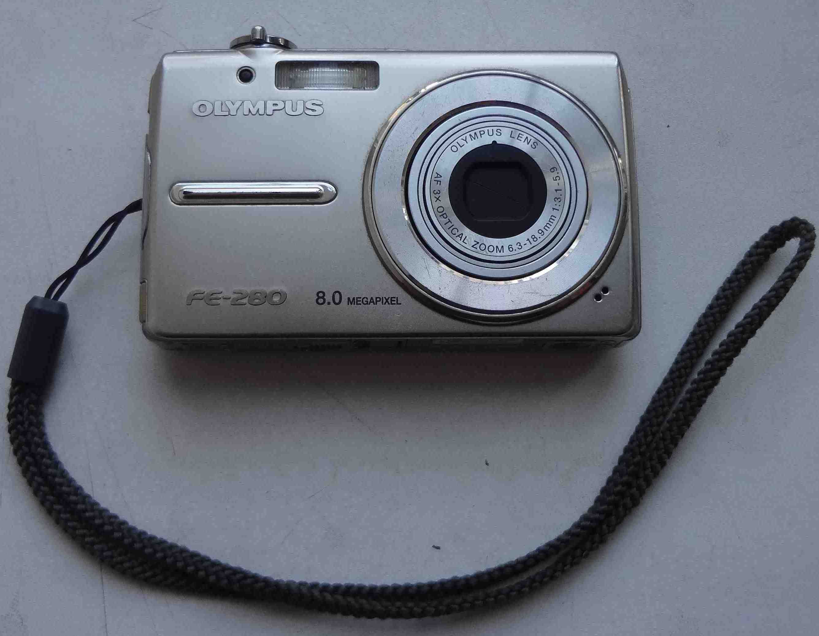 Цифровой фотоаппарат Olympus FE-280, рабочий