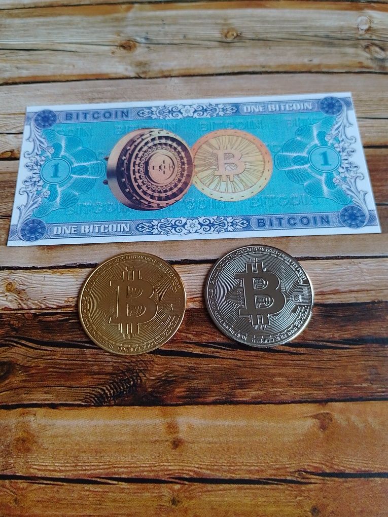 Bitcoin - monety i banknot. Piękny zestaw!