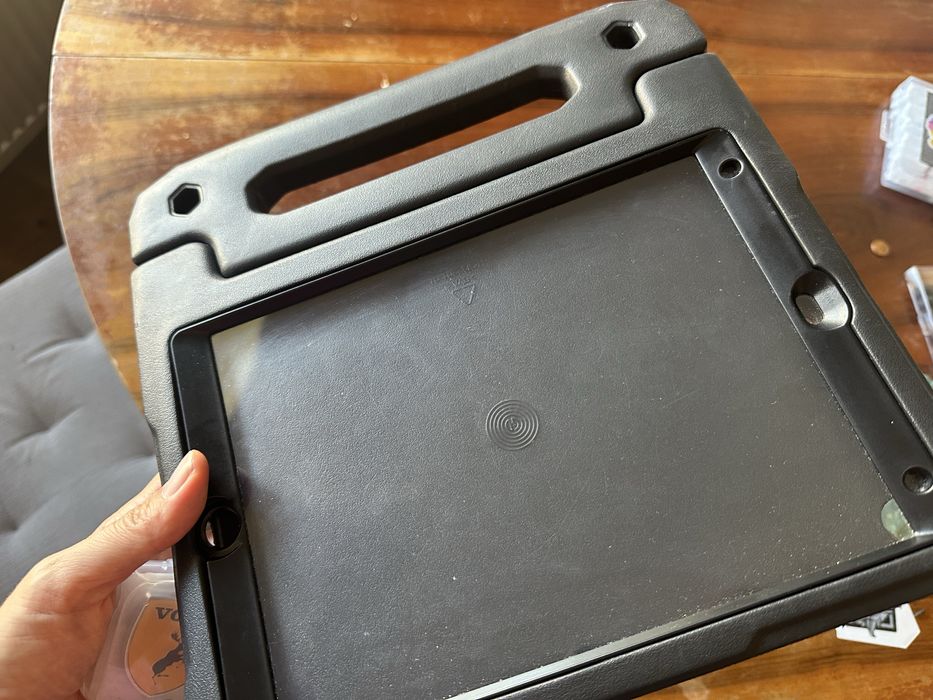 Pancerne etui na iPad jeTech 10.2 cala