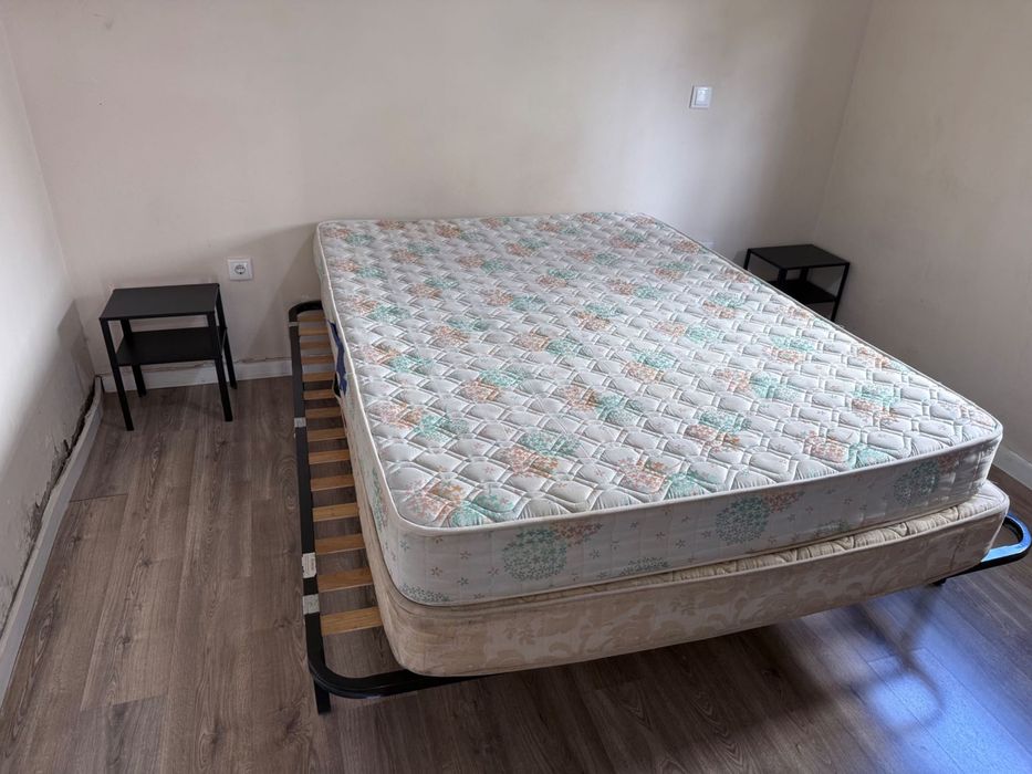 Cama casal + colchão + par de mesa de cabeceira com ÓTIMO PREÇO!