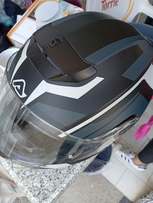 Capacete Acer , em otimo estado usado , usado poucas vezes . Tamanho S
