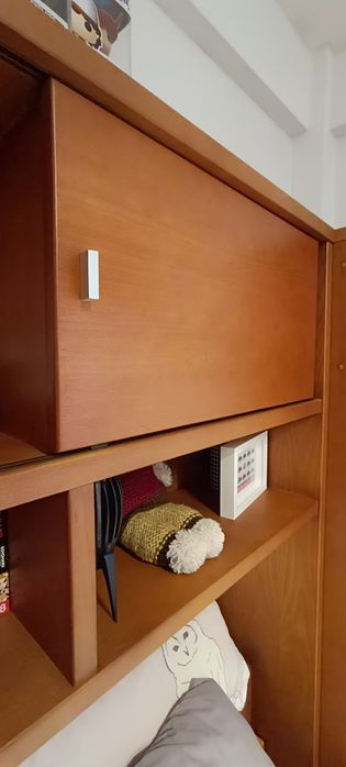 Cama solteiro com estrado elevatório