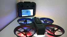 Drone e controle com ecra