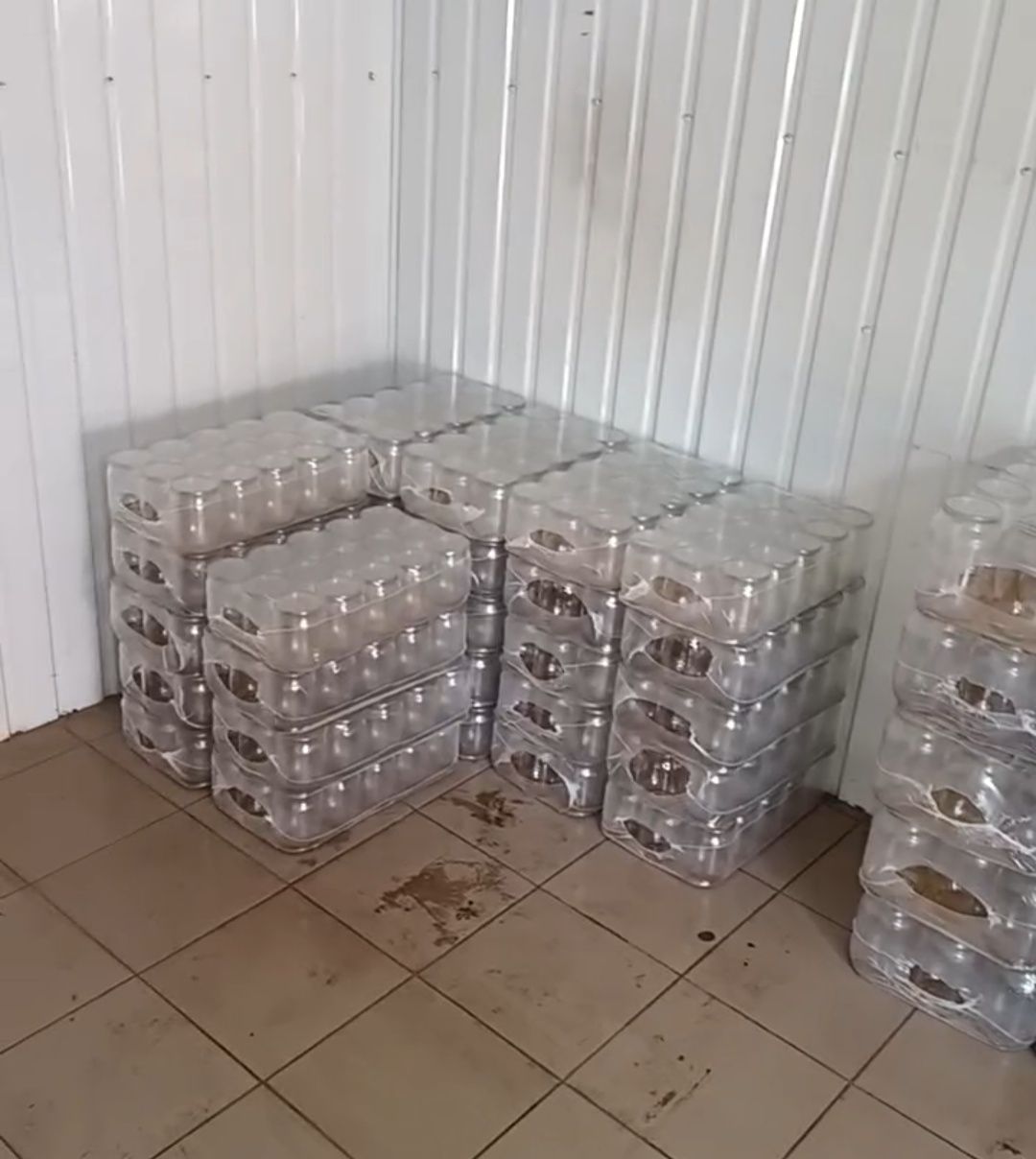 Банки,консервації,кришки, роздріб та дрібний гурт