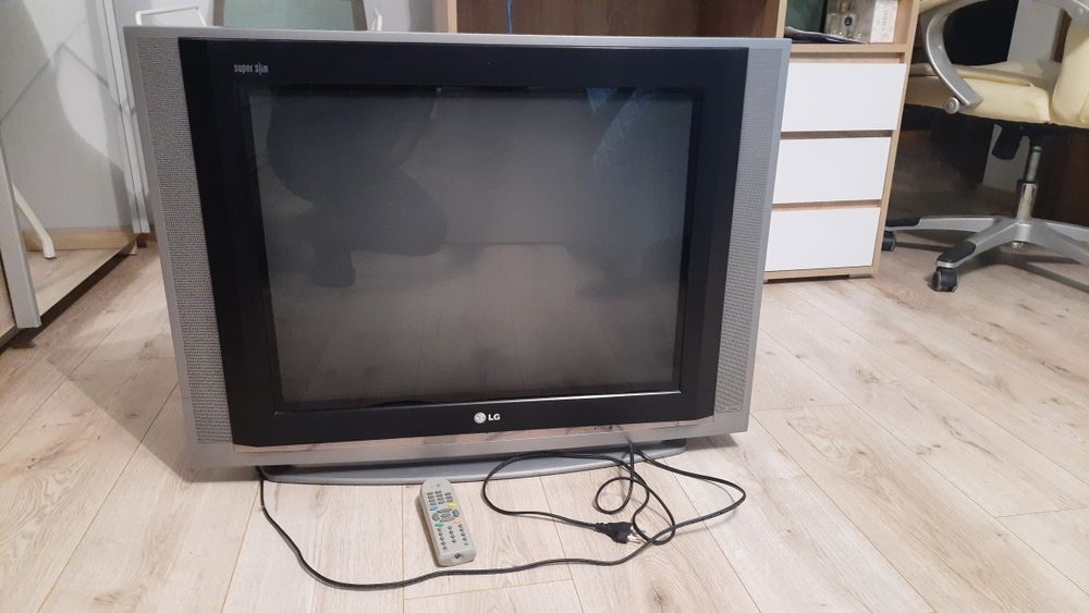 Telewizor LG Super Slim 27 cali