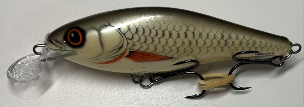 Salmo Executor 9 D z napisem Minnow 9