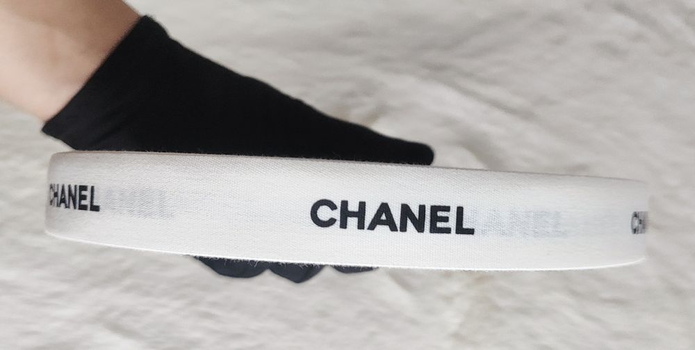 Fita branca Chanel