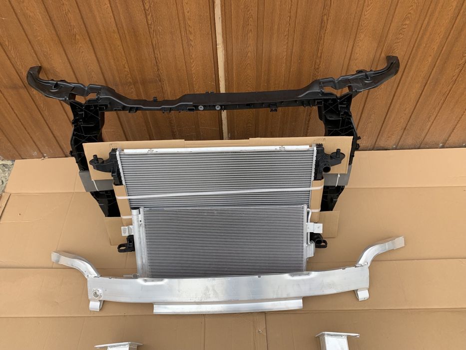 Бампер в зборі audi q5 80A решетка