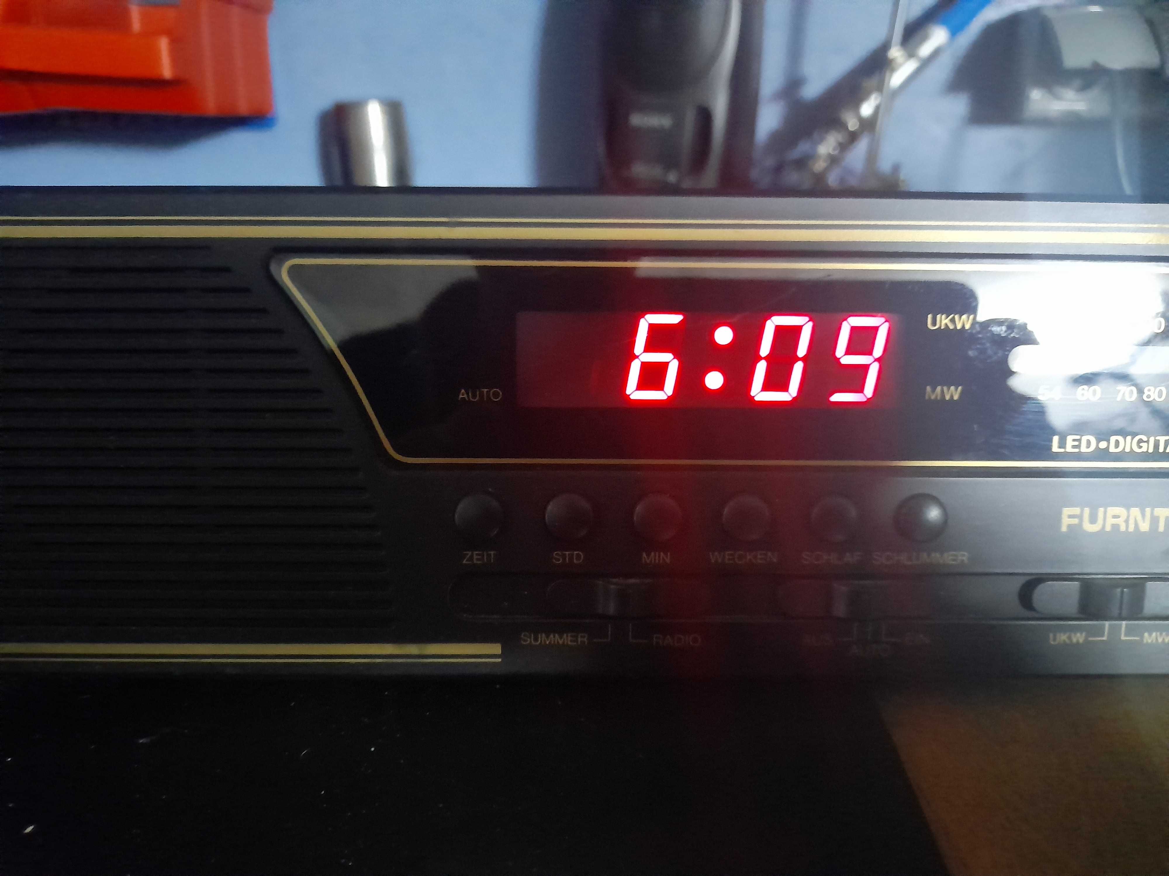 Radio do zabudowy Furntronic UKW/MW Furniture Clock Radio FCR 10