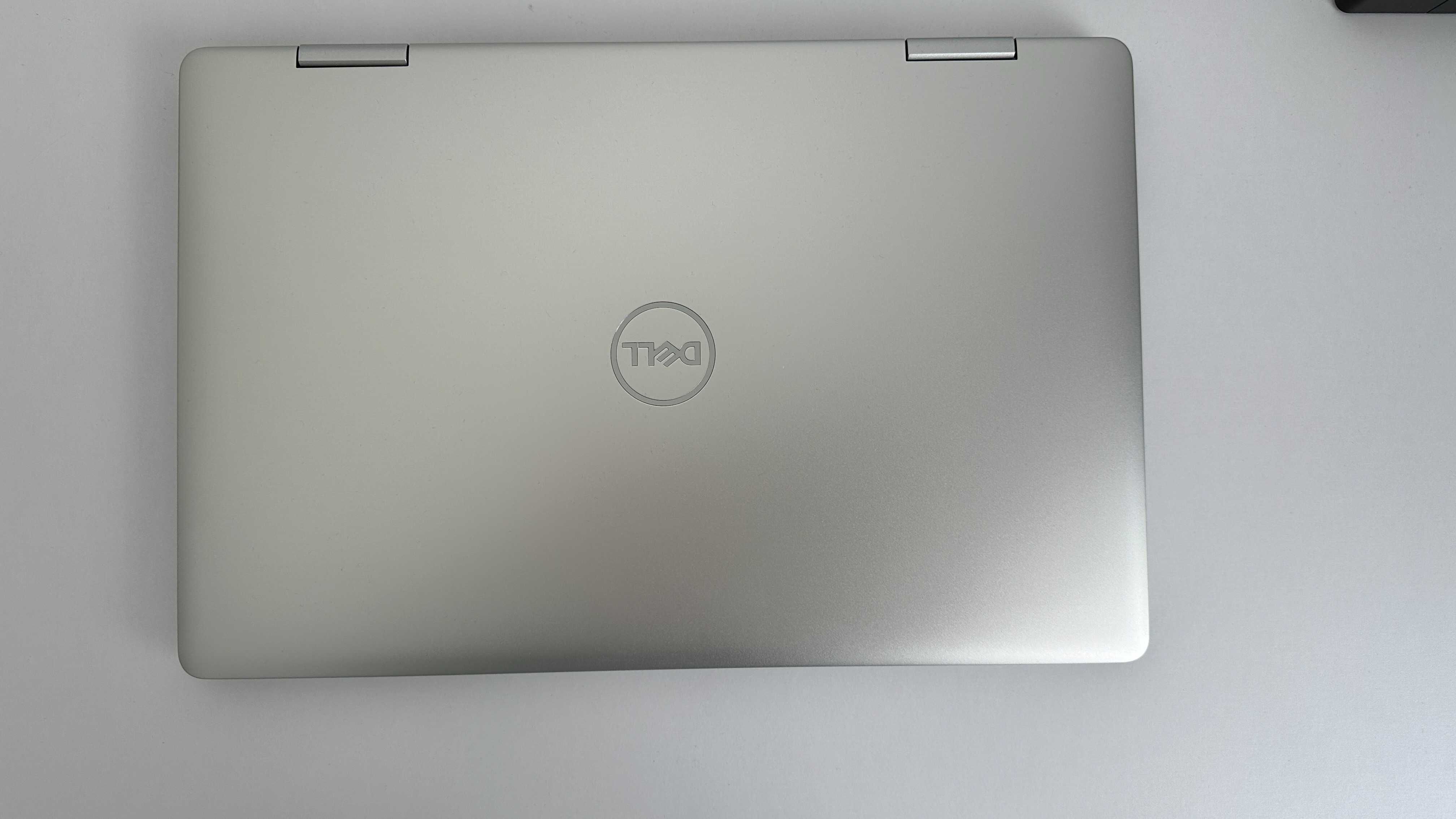 Laptop DELL Inspiron 7786 2w1 i7/16GB/SSD+HDD/FHD Touch/Win10 Pro
