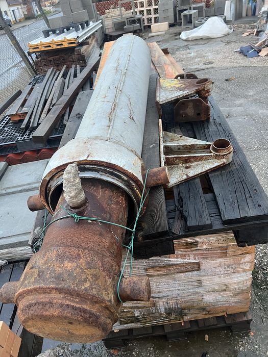 Macaco hidraulico para semi reboque basculante