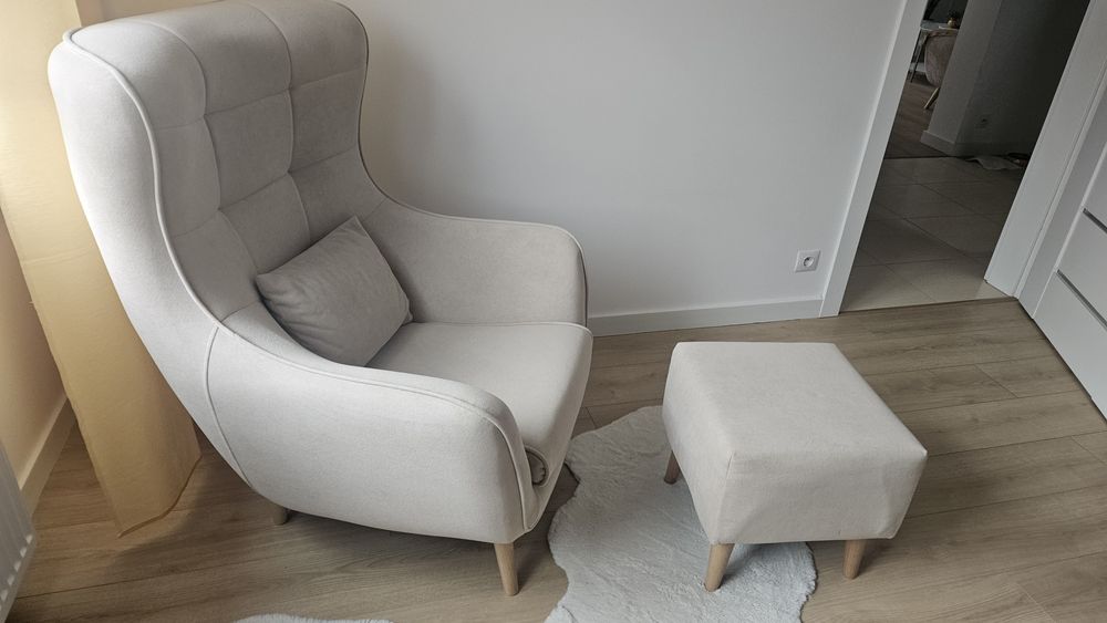 Fotel z podnóżkiem