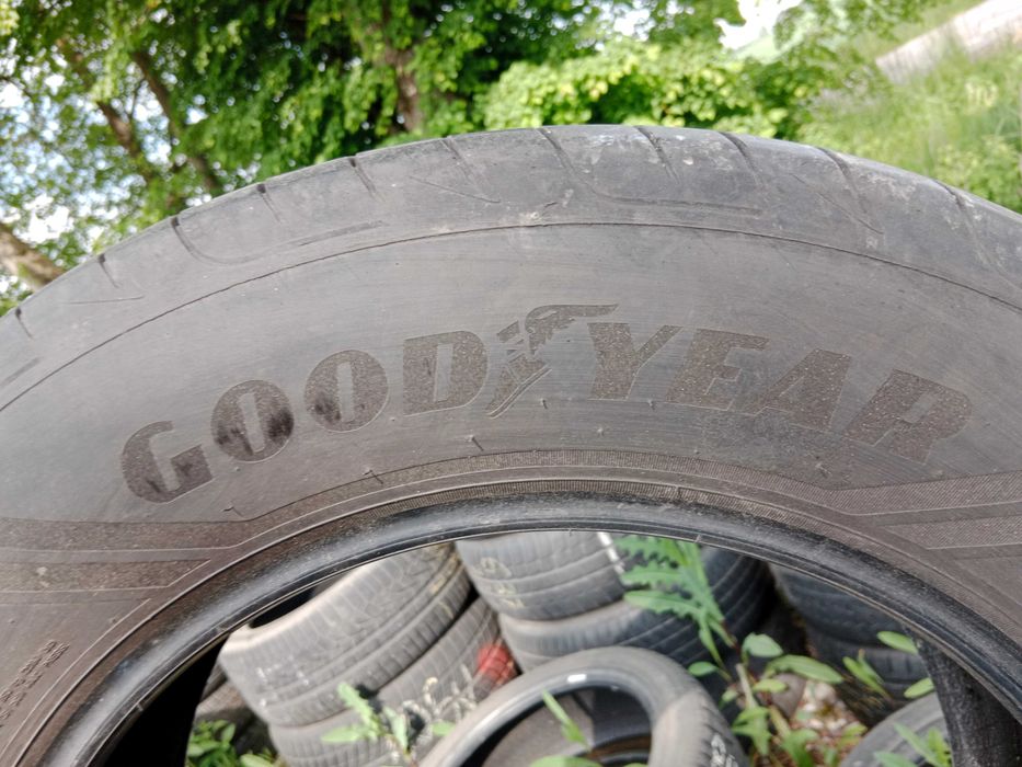Opona używana letnia 235/65R18 Goodyear SUV Eagle F1 Asymetric 3 1szt.
