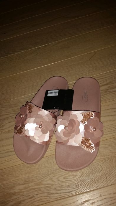 Шльопанці жіночі , шлепки Forever21