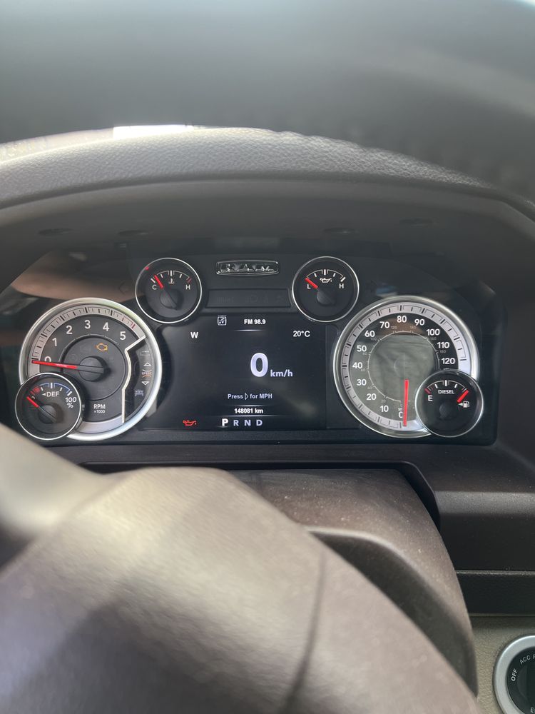 Dodge RAM 1500 4x4 pickup 2015r