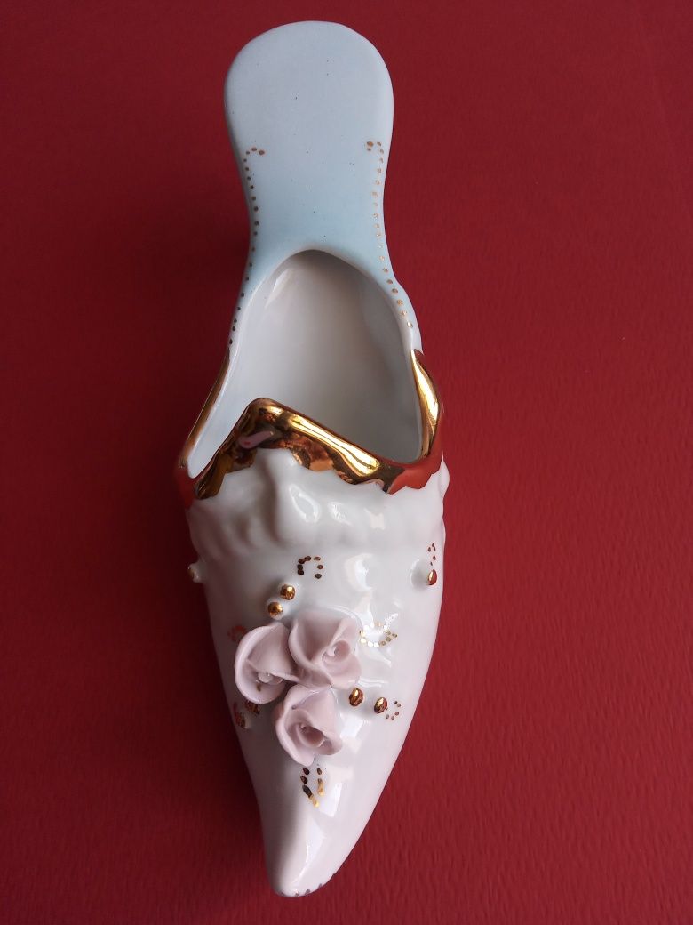 Figurka porcelanowa pantofelek firmy Stipo