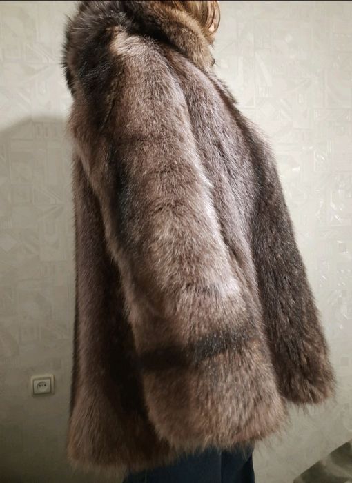 Шуба натуральна -  хутро єнот розмір M