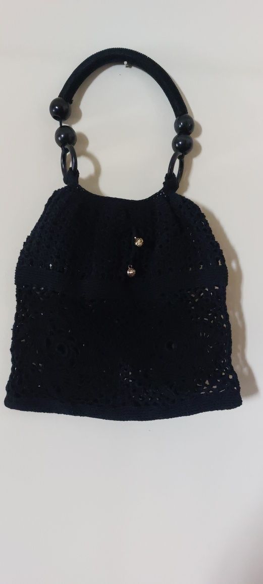 Vendo bolsas em crochê  10€ cada feitas por mim