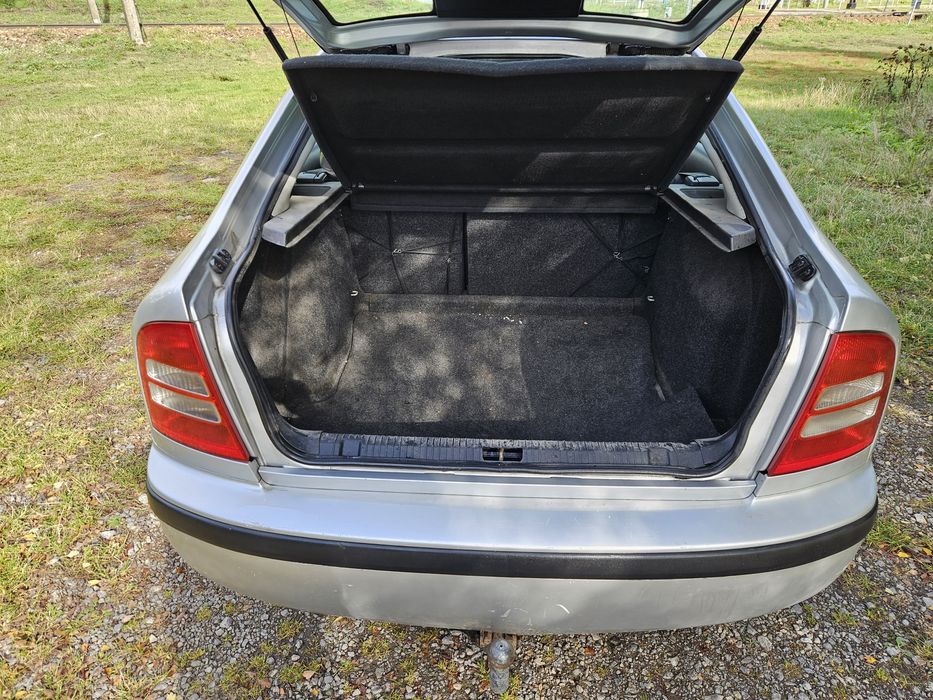 Skoda Octavia 1999 рік 1,6 бензин для військових